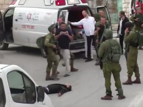 MassDeception1's tweet photo. GRAPHIC VIDEO: ISRAELI SOLDIER CAUGHT EXECUTING INJURED PALESTINIAN
https://t.co/ahuXCXsCVB https://t.co/7jvu9F9XdH