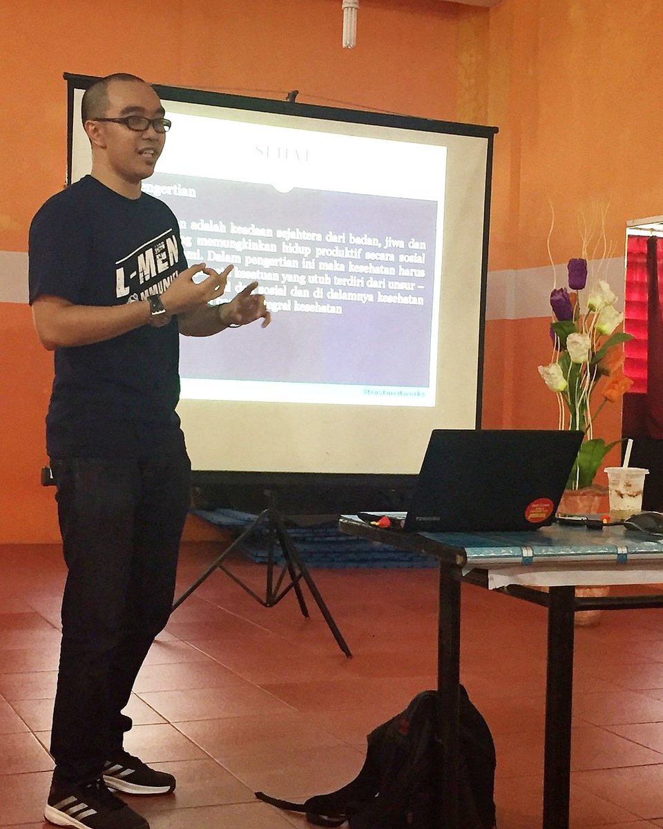LMenMDN's tweet photo. Seminar pola hidup sehat hari ini sangat menarik, pantau kegiatan kita jg dengan follow instagram @lmenmdn yah https://t.co/da6Q8I49Iq