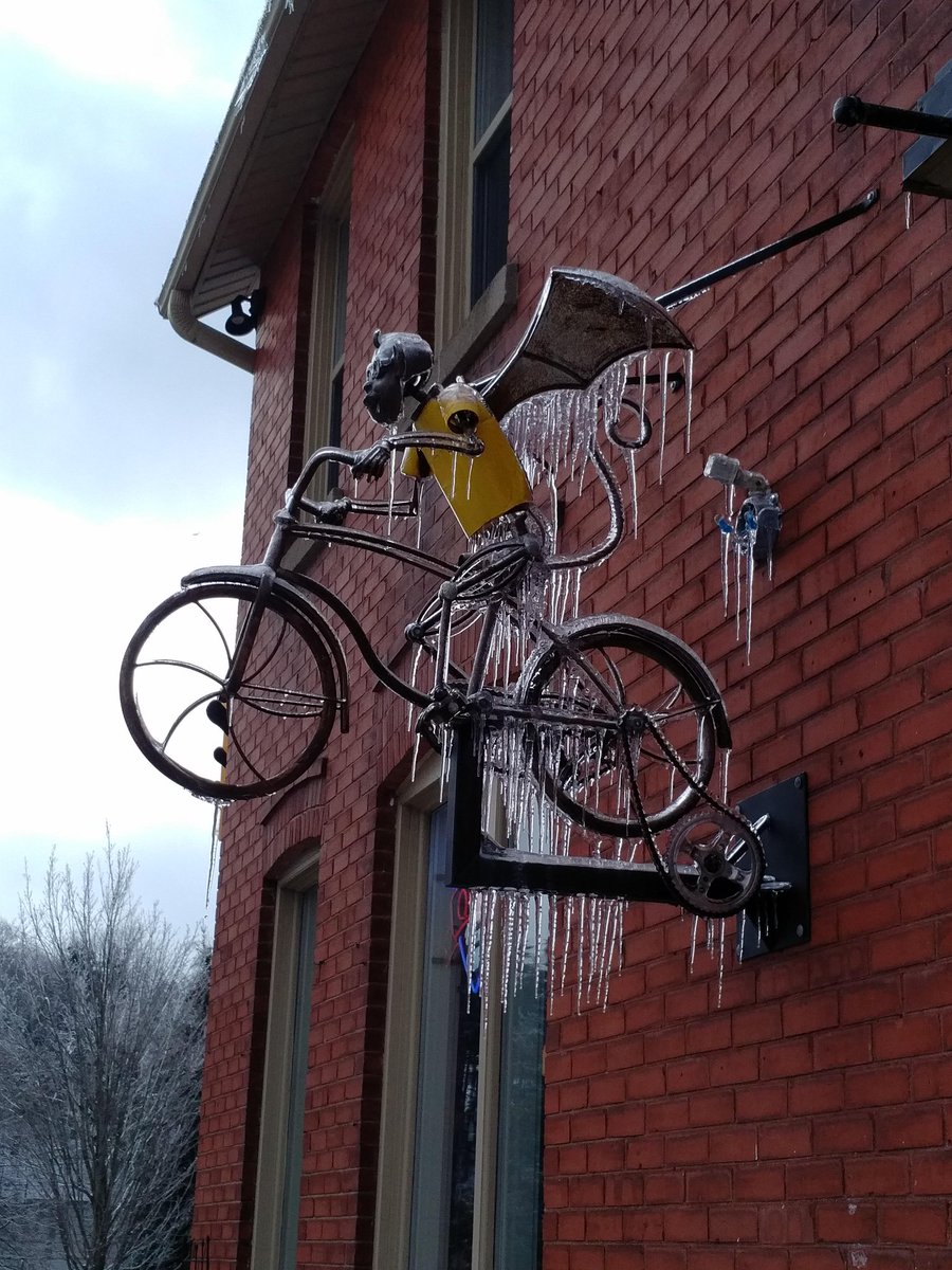 FlyingMonkeyBik's tweet photo. Happy Easter everyone. The sun is shining and the ice is melting off of Eddie' wings, time to get out on the bike. https://t.co/wZUPSgl14J