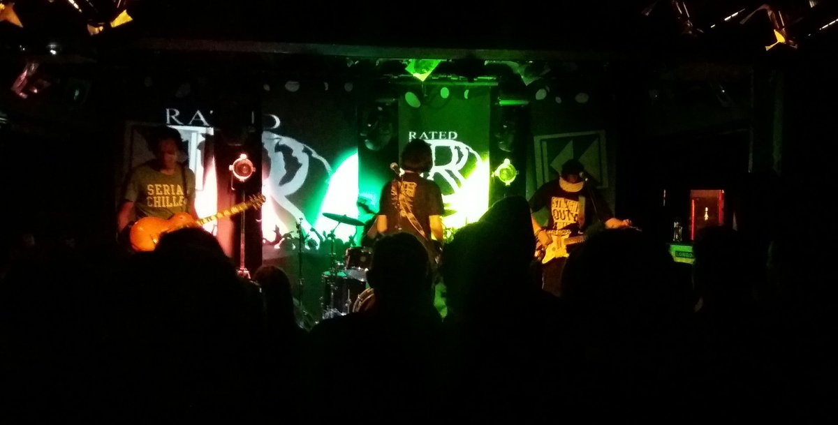 LEVgroep_Deurne's tweet photo. #BMM Festival Deurne: Beschuit met muisjes rockt stevig in OJC de Roos! https://t.co/DFAs2CQbJ7
