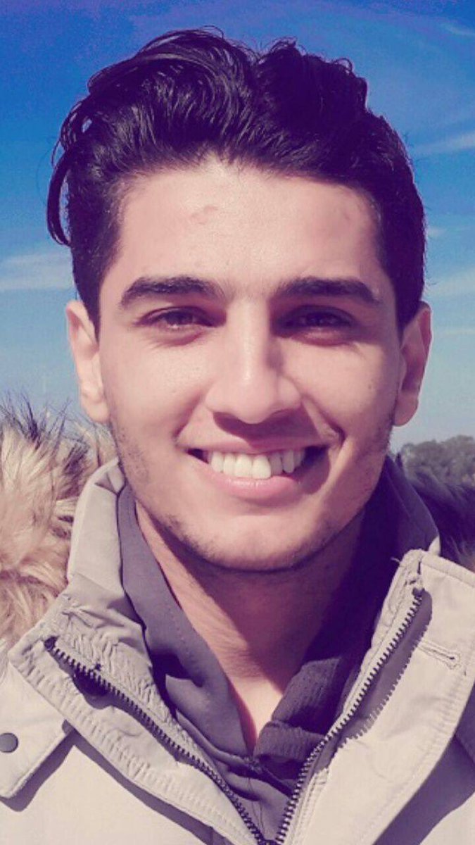 MohammedAssaf89's tweet photo. النور مكانه في القلوب
 يا تكون قد الحياة يا تعيش وحيد وسط الدروب
يسعد اوقاتكم. 🙏🏻❤️🙏🏻❤️ https://t.co/NcsdrSdZLJ