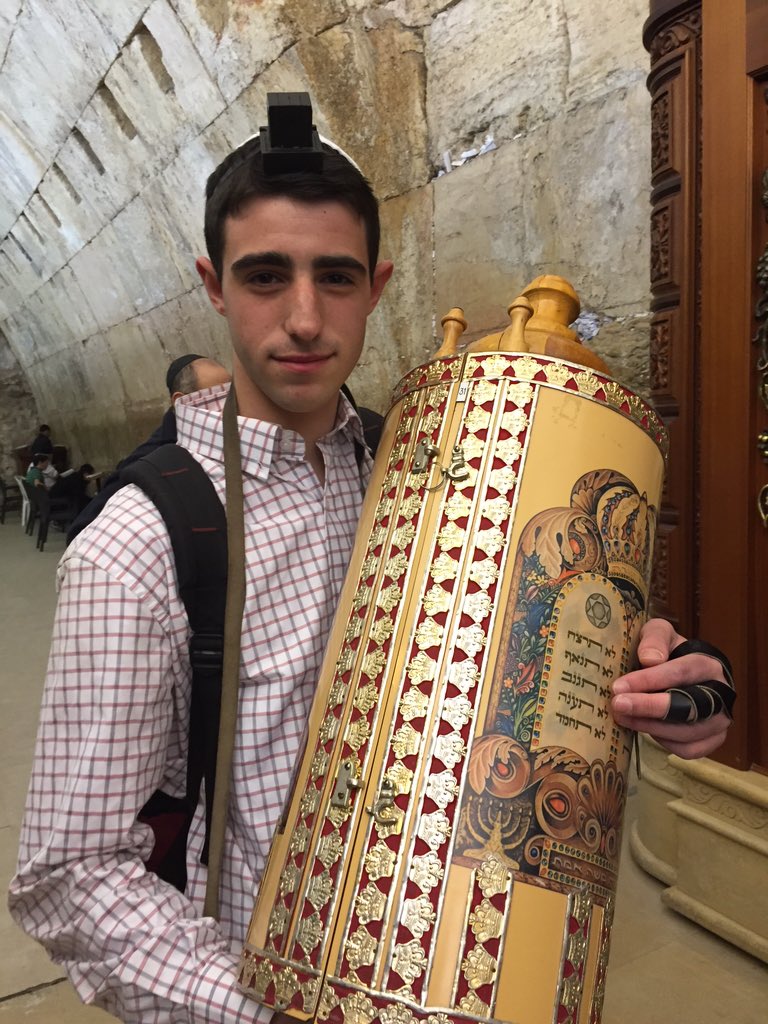 RabbiSernovitz's tweet photo. HaKotel...there are no words. Simply spiritual and beautiful. #techerryhill https://t.co/wxK3JwmUv5