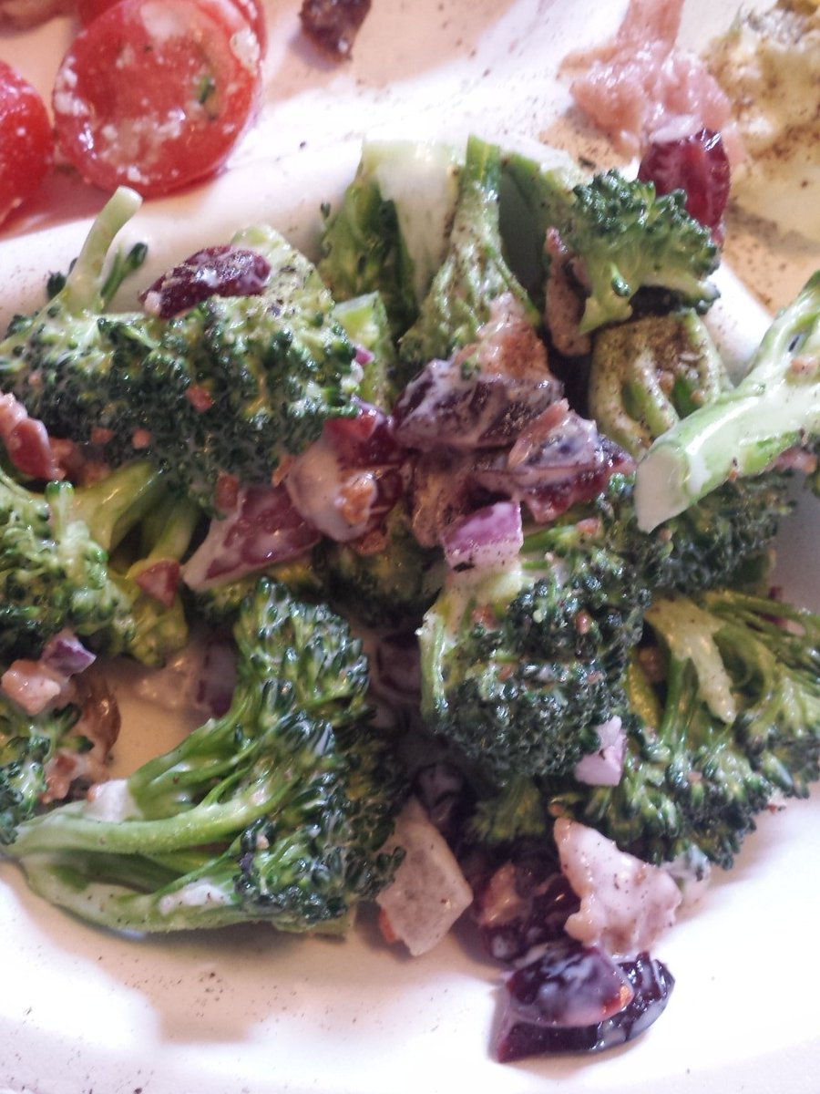 emattingly28's tweet photo. Happy Easter @UKyDining #ukcolormyplate thanks for a great nat'l nutrition month project! https://t.co/IHHWuLOx3s