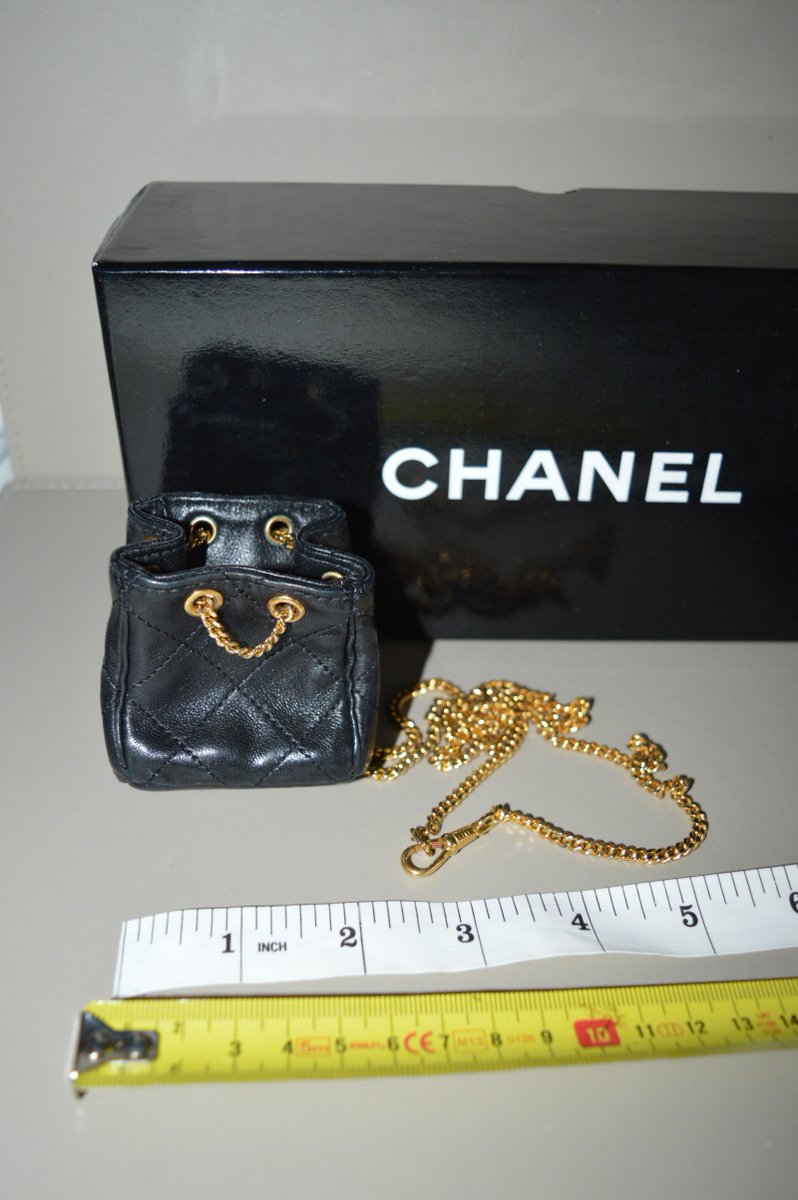 Chanel Vintage tweet media