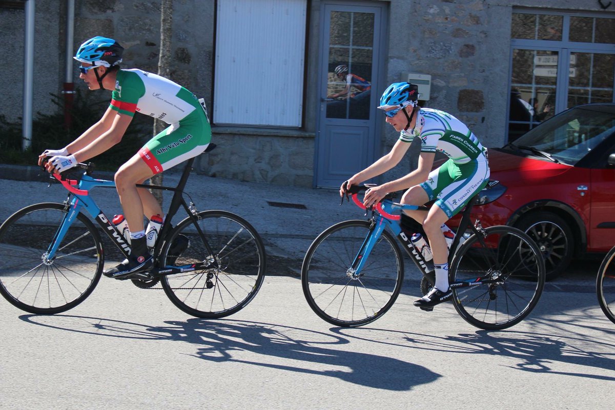 #instantané : <a href="/benjirvt/">Benjamin Rivet</a> retrouvait <a href="/vdp_nathan/">Vandepitte Nathan</a> sur les routes du Tour du Cantal @btwin @polecycl23 @midivelo