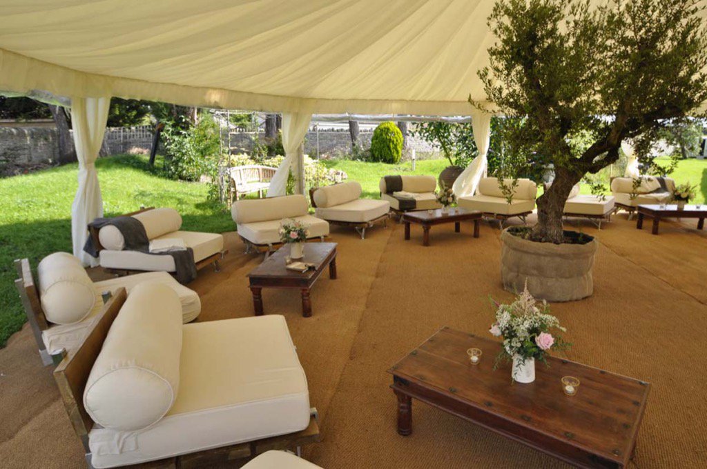 mattabbas1's tweet photo. Chill out time! #marqueeinterior #bridetobe #chilloutdays #marqueewedding #weddingplanning https://t.co/BUVS52YBZC