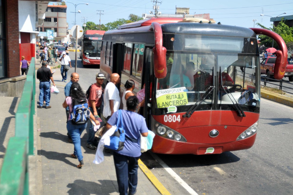 Transpopuerto's tweet photo. Nuestro servicio no se detiene y continúa activo dignificando a quienes requieren trasladarse de un sitio a otro https://t.co/HrVTxMk7Gw
