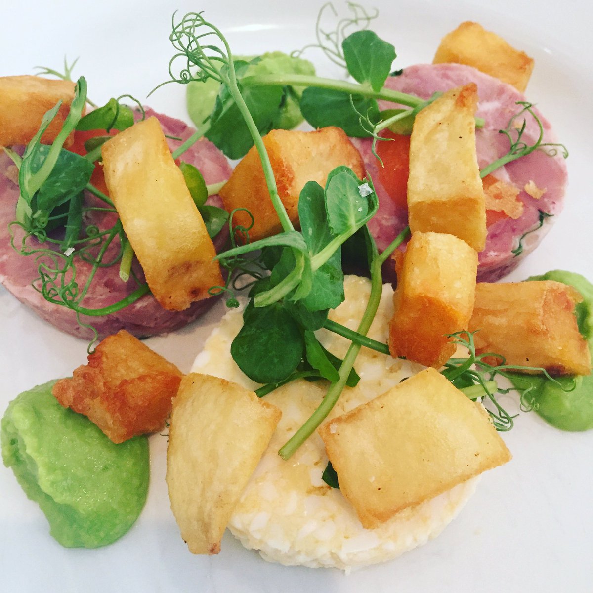 the_grubbuddy's tweet photo. Delicious Ham, egg &amp; Chips #starter #foodie #eatlocal #cardiff #pontcanna #easter #sunday #theconway https://t.co/t8LkK7pu8B