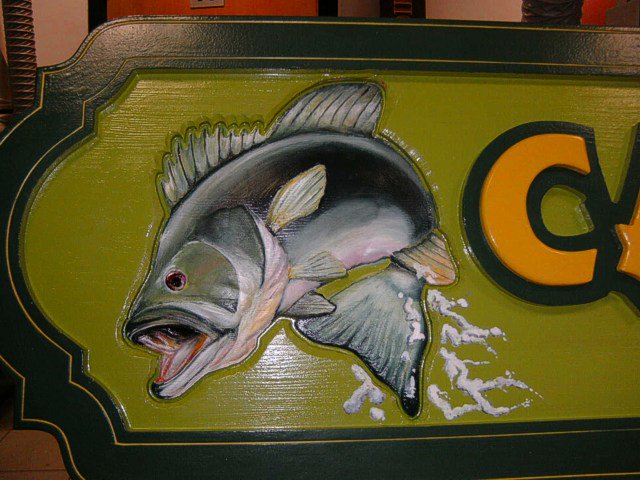 sascombigraf's tweet image. Enseigne de présentation d&apos;un stand de pêche, importance des détails sur le poisson.....client satisfait. Ouf !