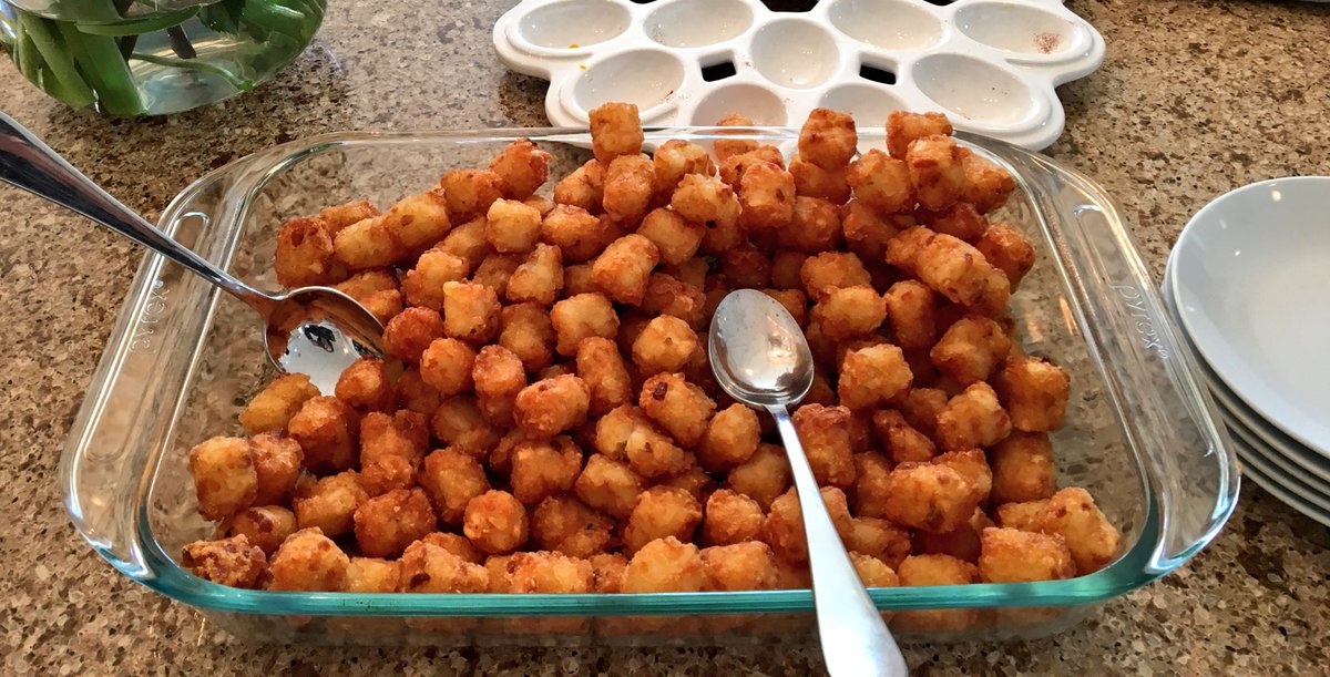 thisbeliz's tweet photo. Tots from @WahlburgersAE go fast. #BostonEaster https://t.co/osWGGDCFZG