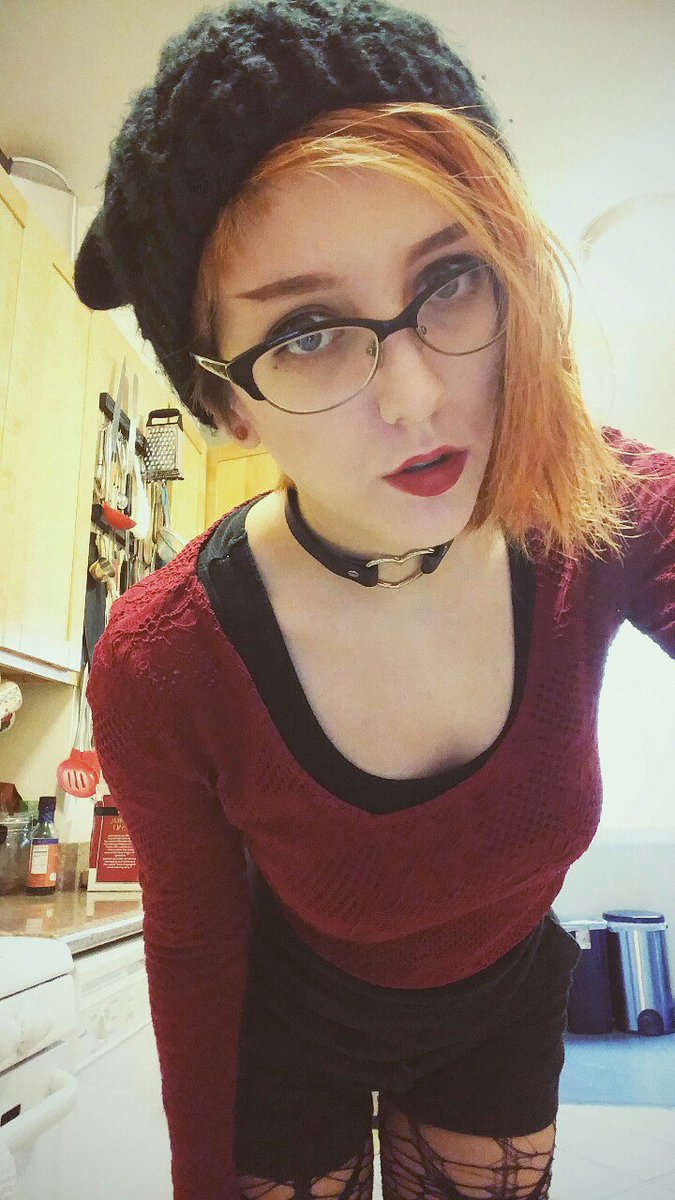 NudieKitteh's tweet photo. Got myself looking presentable today, #woop! #sexy #girl #geek #nerd #fun #girlinglasses #ChickyEaster #chick #sass https://t.co/gVLjFuQvih