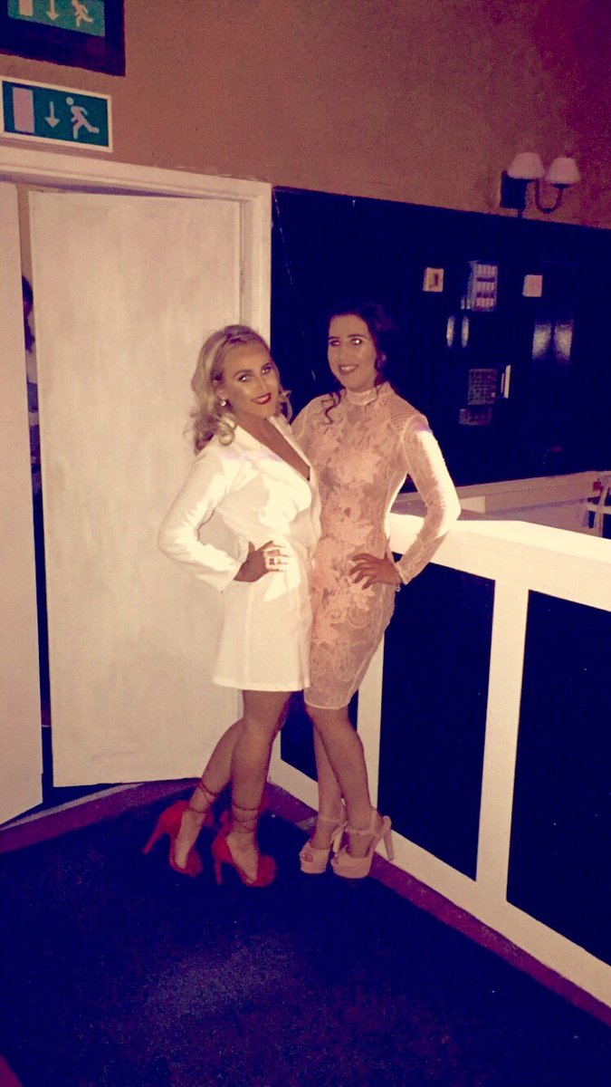 CharlotteWard_'s tweet photo. Lambes 21st https://t.co/KrFuLZ0uYh