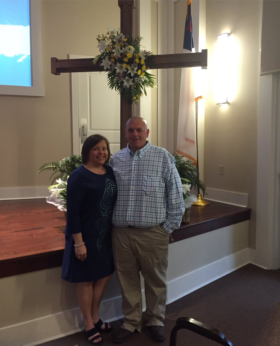 hannahrsmith86's tweet photo. Happy Easter from us to you and yours!!! Jesus is ALIVE!!! https://t.co/8Ybtz1zhy3