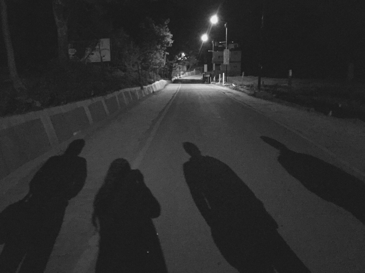 barnalirays's tweet photo. There is light ahead..keep walking      #crewlife #noirmagic #shooting #AfterTheBlack https://t.co/bewNFBXHZa