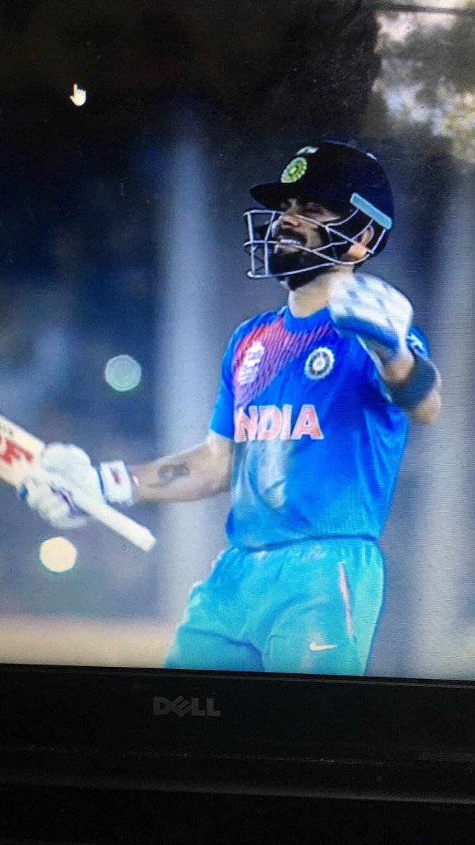 yanarp72's tweet photo. @imVkohli u a rockstar.. The era of New master class has already begun.. #hatsoff #t20worldcup #WorldT20 #IndvsAus https://t.co/Xl9z5THac6