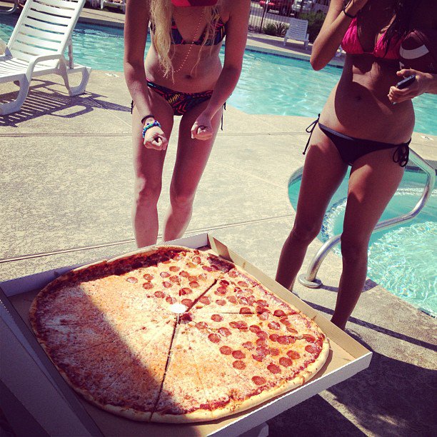 ChrisWare02's tweet image. uhmm..