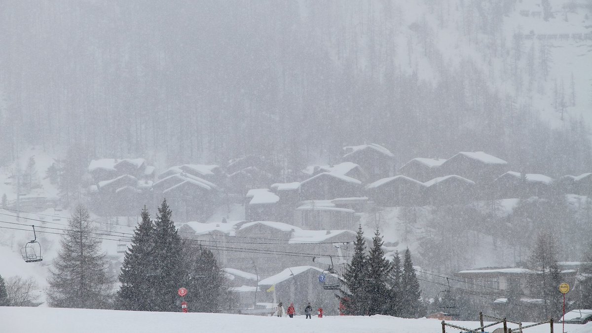 radiovaldisere's tweet photo. #valdisere : La neige...Le retour https://t.co/WvMxwVysIO