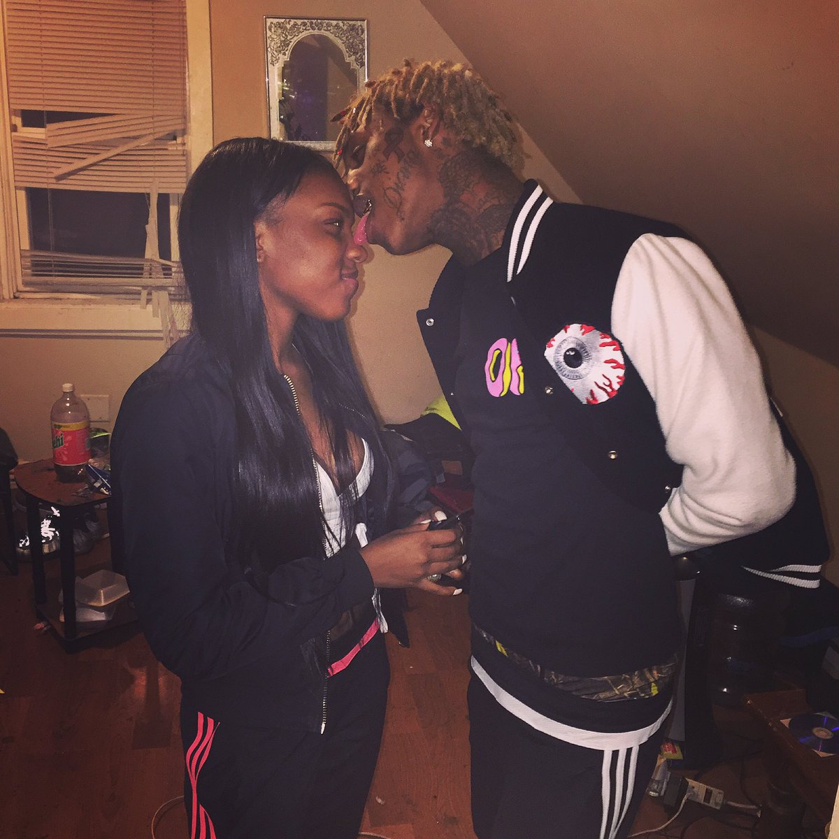 FamousDex's tweet photo. The bug of my life 💔💍💕💯 https://t.co/Si9xjDbP1S