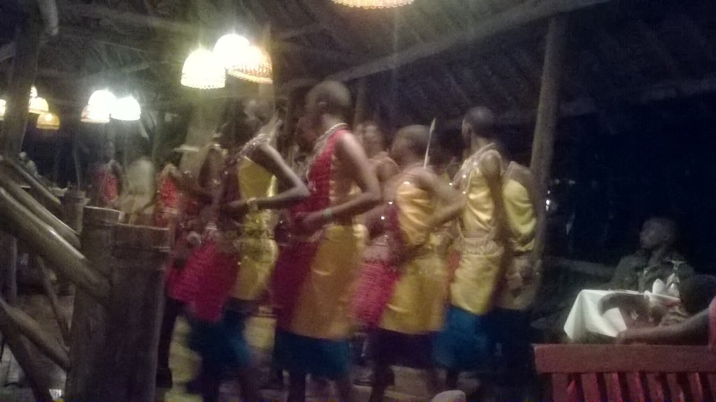 safariwithselle's tweet photo. The #EasterSundy evening entertainment @MaraIntrepids is Wow https://t.co/V7ZqH7nZD2