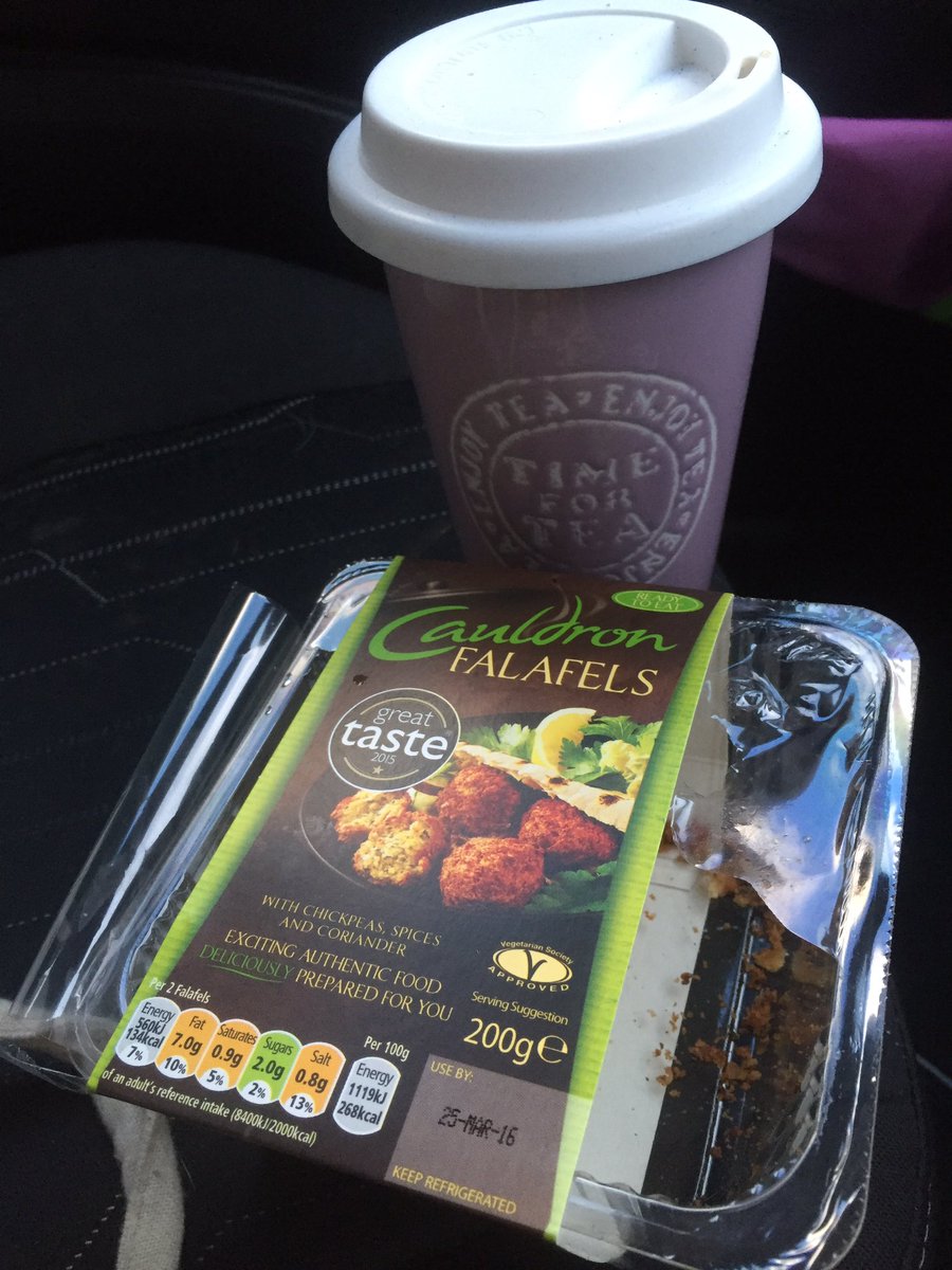Smurfette110's tweet photo. Dinner on the road. #eatinglikealordnot #healthyfastfood https://t.co/Hs7P7rKHgr