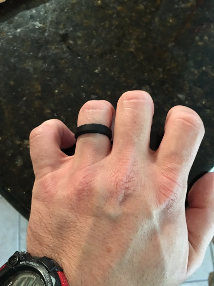 NurseNoah's tweet photo. Love my @knotheory silicone wedding band. Caught my metal wedding ring in too many traumas. No #ringavulsion 4 me. https://t.co/QvYpwSNGrY