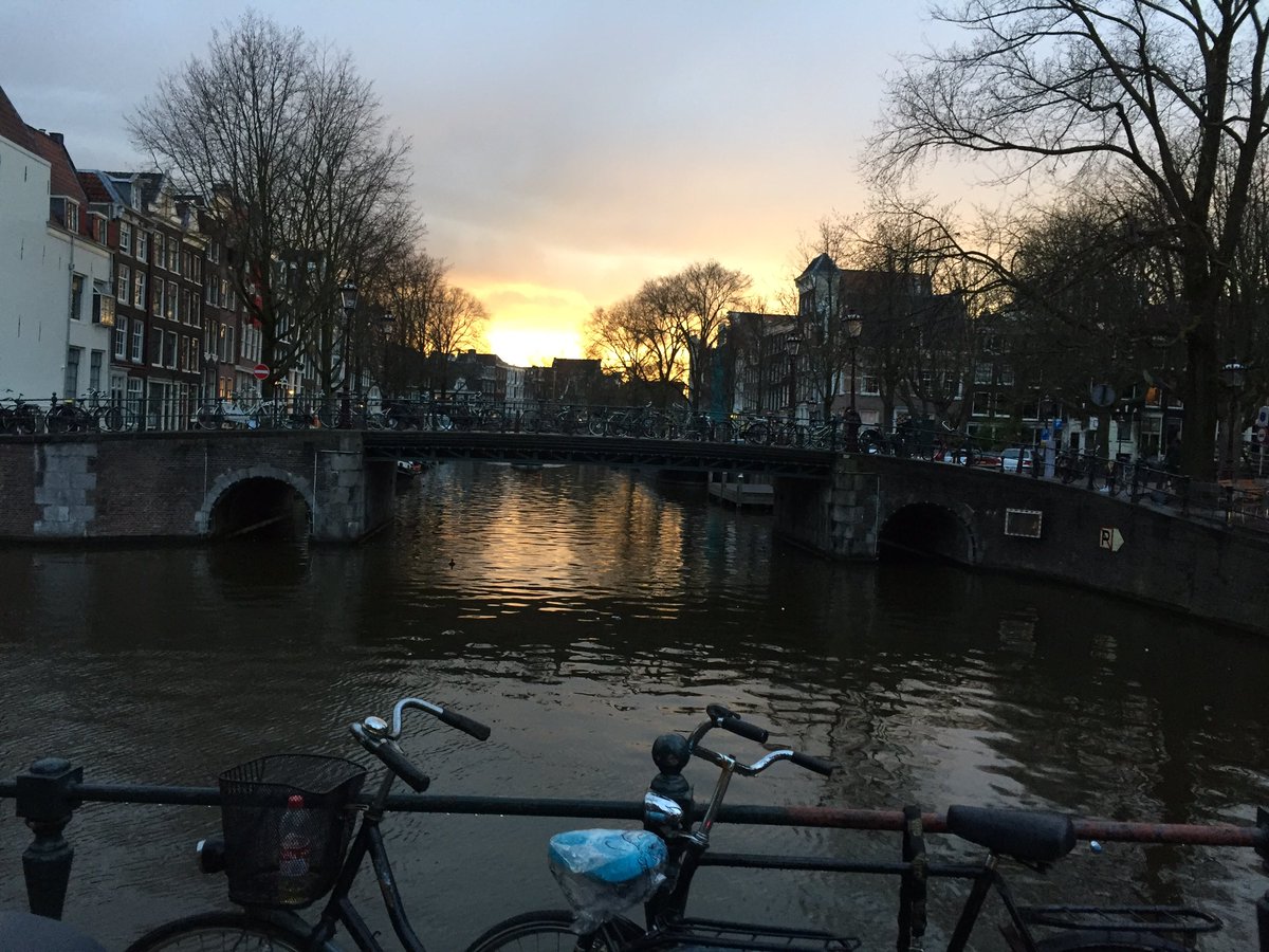 Jen__Le's tweet image. #Dam #bankhols #EasterSunday