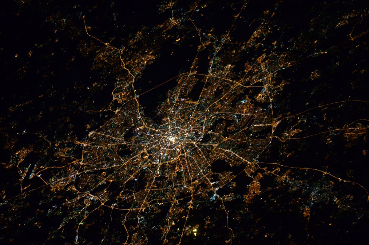 #GoodNight #Moscow from #ISS! <a href="/Space_Station/">International Space Station</a> #CitiesFromSpace