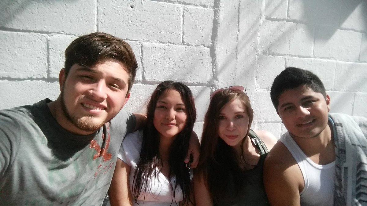 Leynee18's tweet photo. #Amigos #Amor #Poca diversión :) https://t.co/gGuMWHtO3e