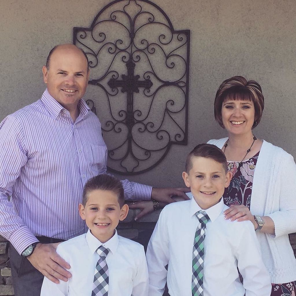 aaronzapata's tweet photo. Have a Blessed Easter from the Zapata Family to yours! #blessed #Easter #family #jesusislo… https://t.co/UYPoYoJTVp https://t.co/aZ2fnNomdk