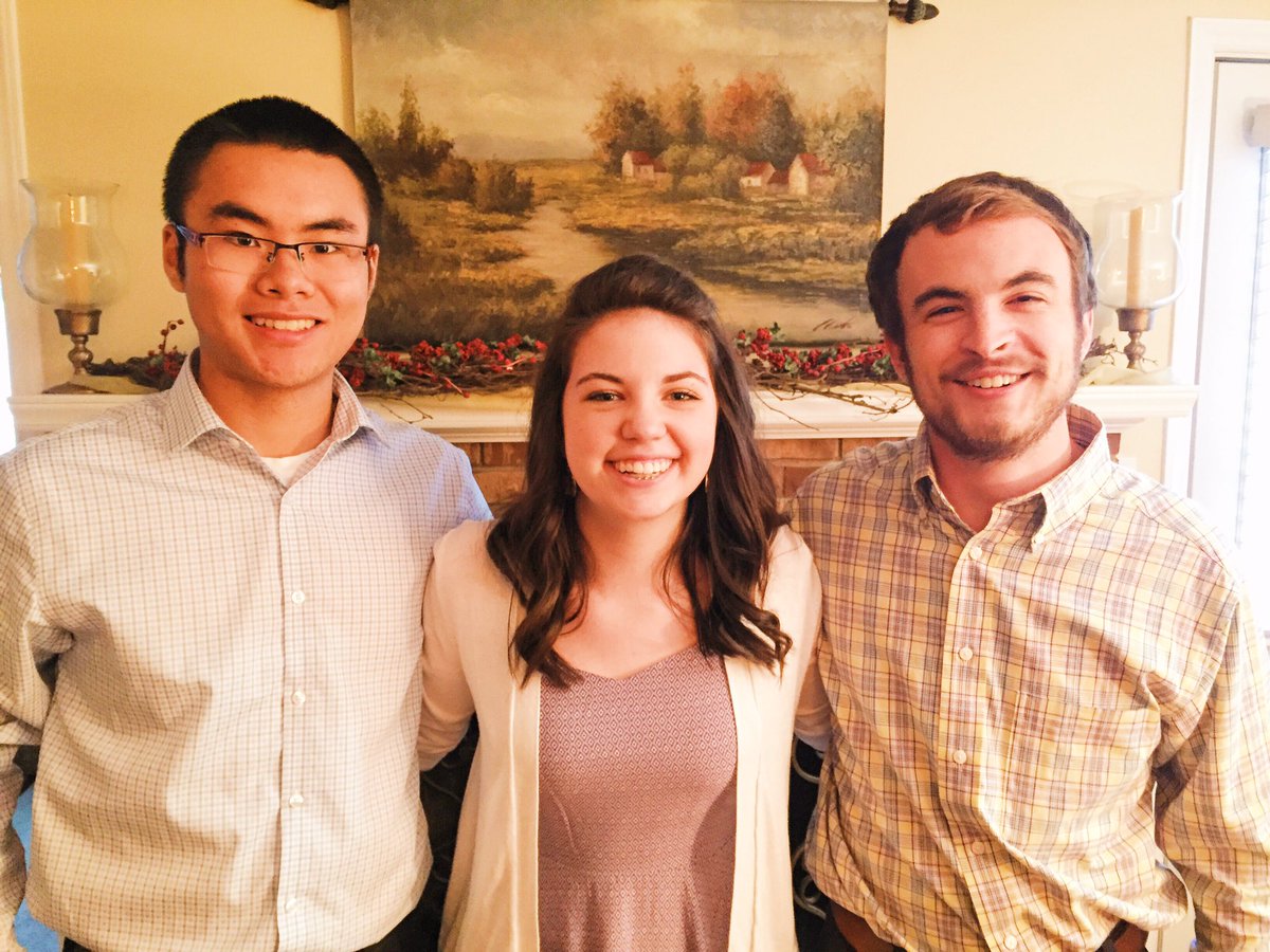 graceerwin99's tweet photo. Happy Easter from our family to yours✝👨‍👩‍👧‍👦 https://t.co/gs5ft87TVm
