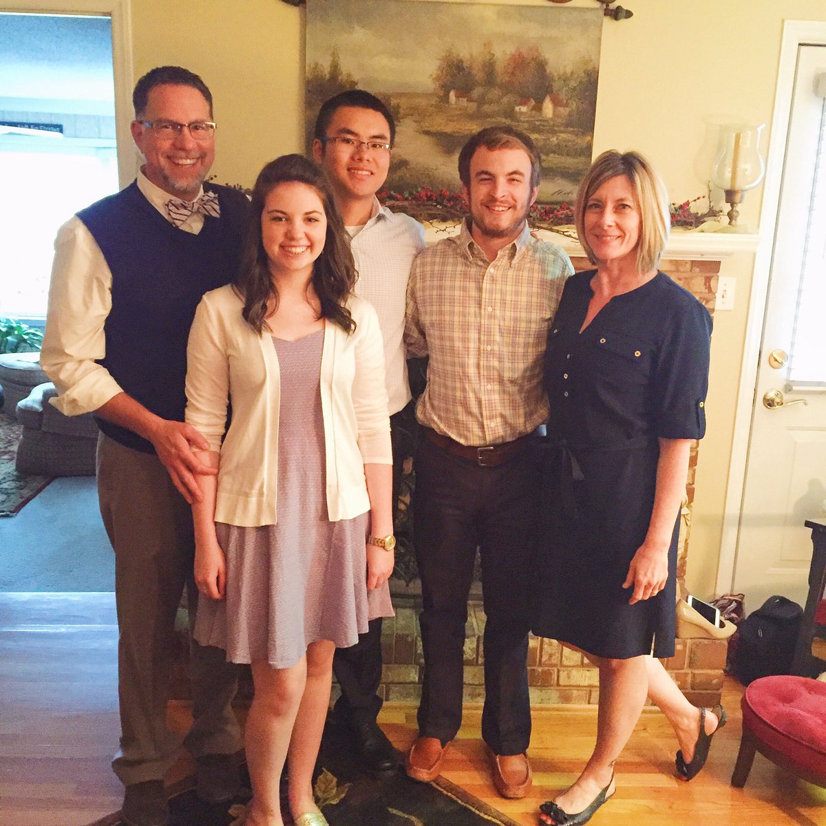 graceerwin99's tweet photo. Happy Easter from our family to yours✝👨‍👩‍👧‍👦 https://t.co/gs5ft87TVm