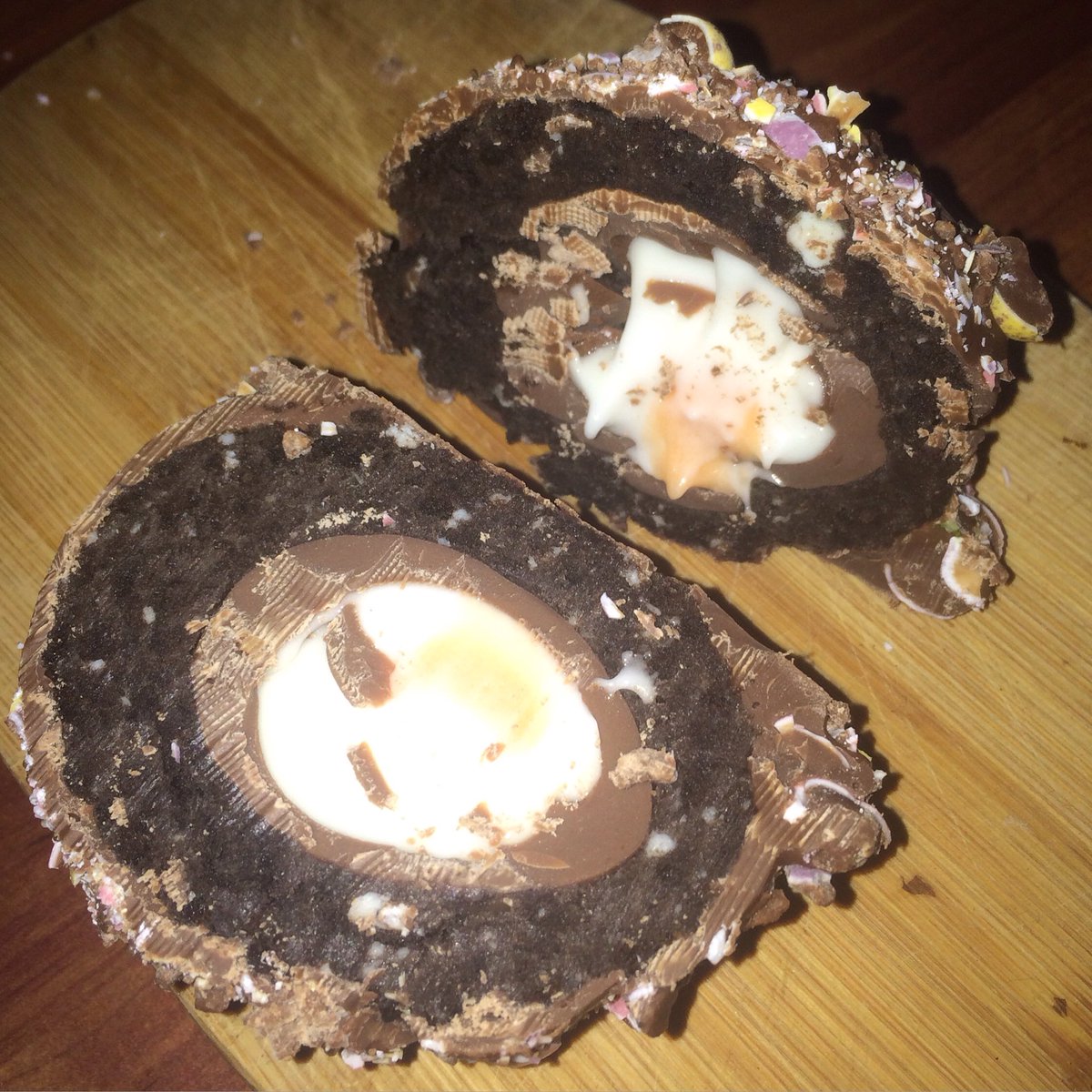 _cakekara's tweet photo. Easter eggs-Creme egg, Oreo truffle, chocolate, mini eggs🍫🐣 https://t.co/t134KMVHE7