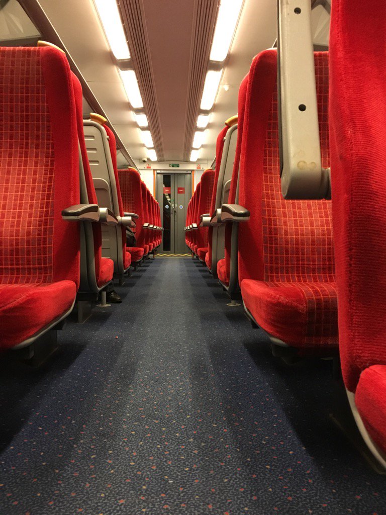 MattStreten's tweet photo. @sw_trains bank holiday weekend, quiet train 😜 https://t.co/yFAgGc6XcV