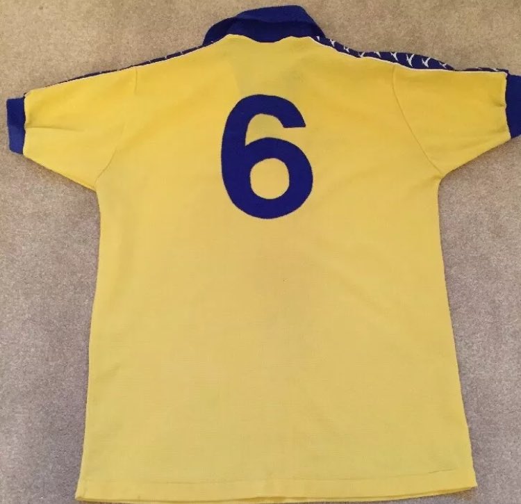 ReadingFCShirts's tweet photo. This wonderful vintage match worn 1970s #readingfc match shirt (and shorts!) on ebay now https://t.co/2Rt6neQlHS https://t.co/G83vqJ3D7N