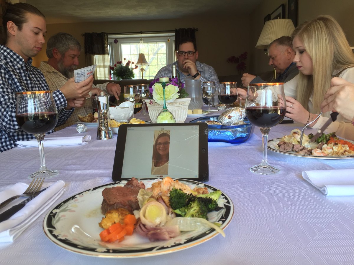 jill_hadley's tweet photo. Having to work on Easter but electronically I'm at fam dinner 😂🐰#thanksdad https://t.co/sGweFwPRh6
