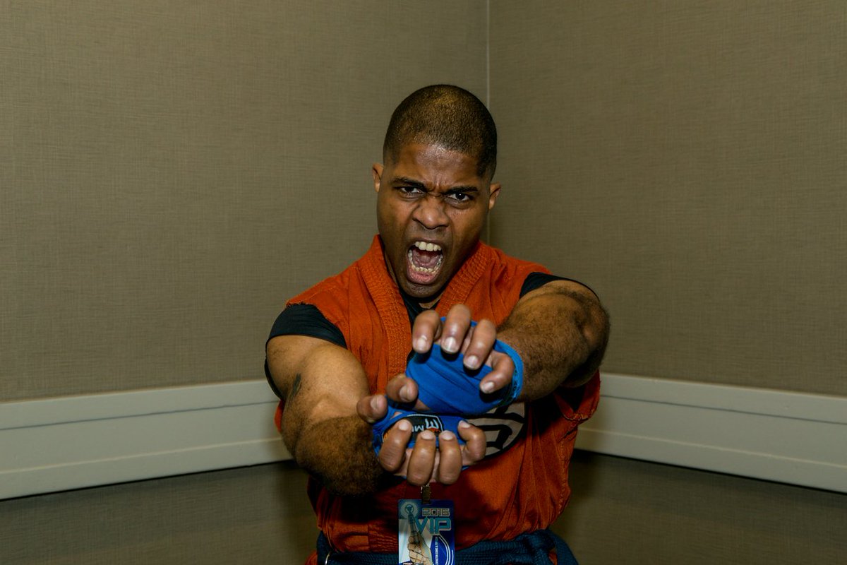 ThomasR97033453's tweet photo. Found a pic of me right before costume contest a @lex_con. #LexingtonCon2016 #LCTC2016 #Goku #Cosplayer https://t.co/Hb0v3YjqFc