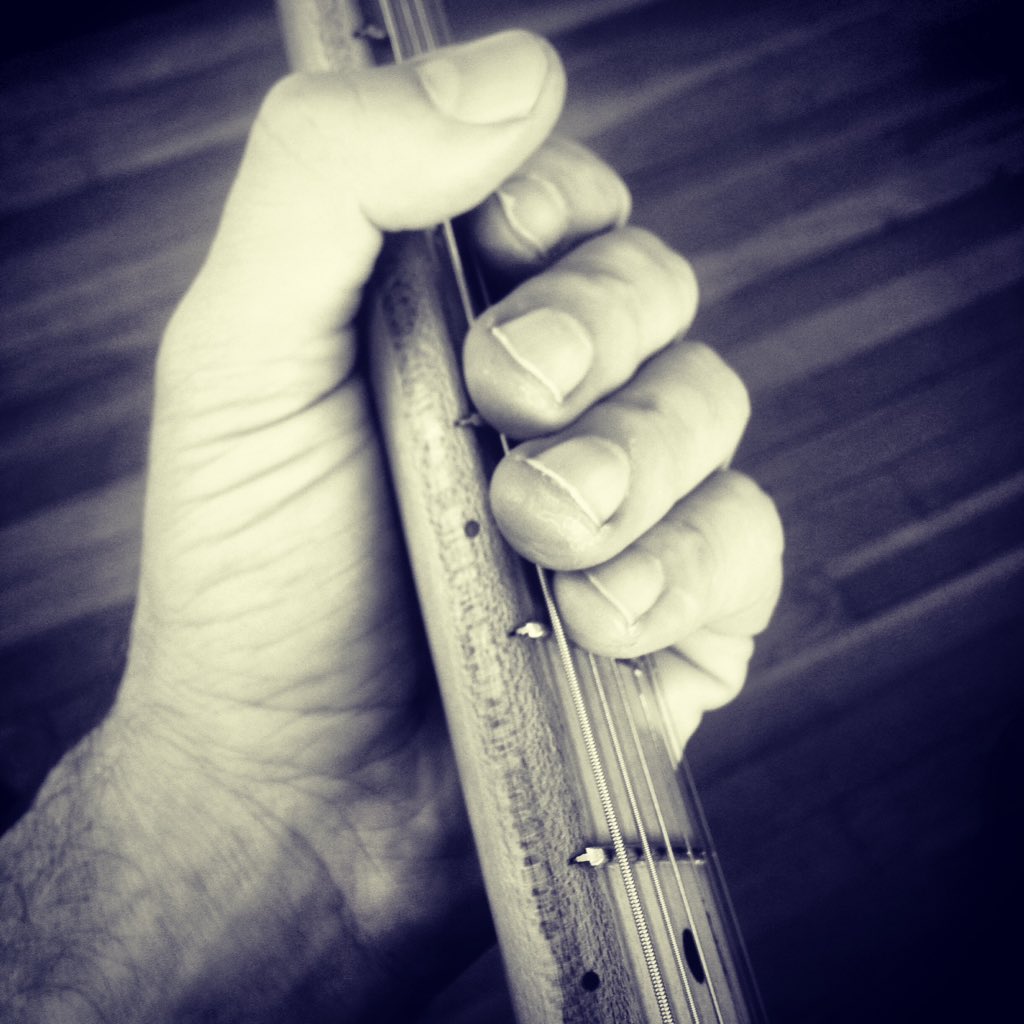 PaxtonNorris's tweet image. Freshies!!! @sitstrings @hoogieontheroad @weberspeakers #victoriaamps reverbnation.com/paxtonnorris #stringchange