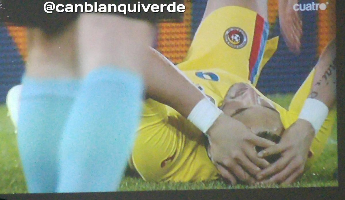 canblanquiverde's tweet photo. 73' de @FlorinAndone11 en el Rumanía-España (0-0) en el primer partido como titular del blanquiverde. https://t.co/UGe66d159H
