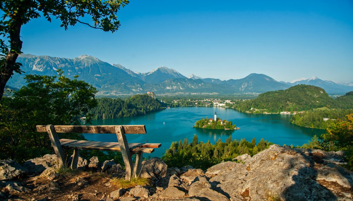 shortbreaks2017's tweet photo. The stunning Lake Bled, Slovenia. #lakebled #slovenia #travel #lake #adventure #summerholiday #simplyexplore https://t.co/CTG8fgHVMn