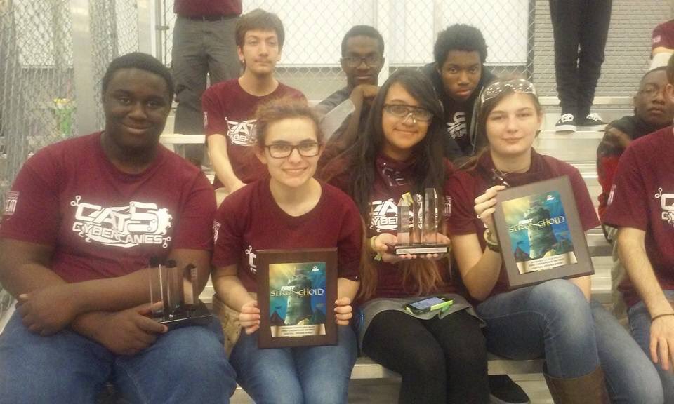 c5cybercanes's tweet image. Lots of fun at the competition!Thx @FRC422 &amp;amp; @Imperialrbtcs  for allying We won Rookie seed &amp;amp; All-Star!!  #FlagBot !