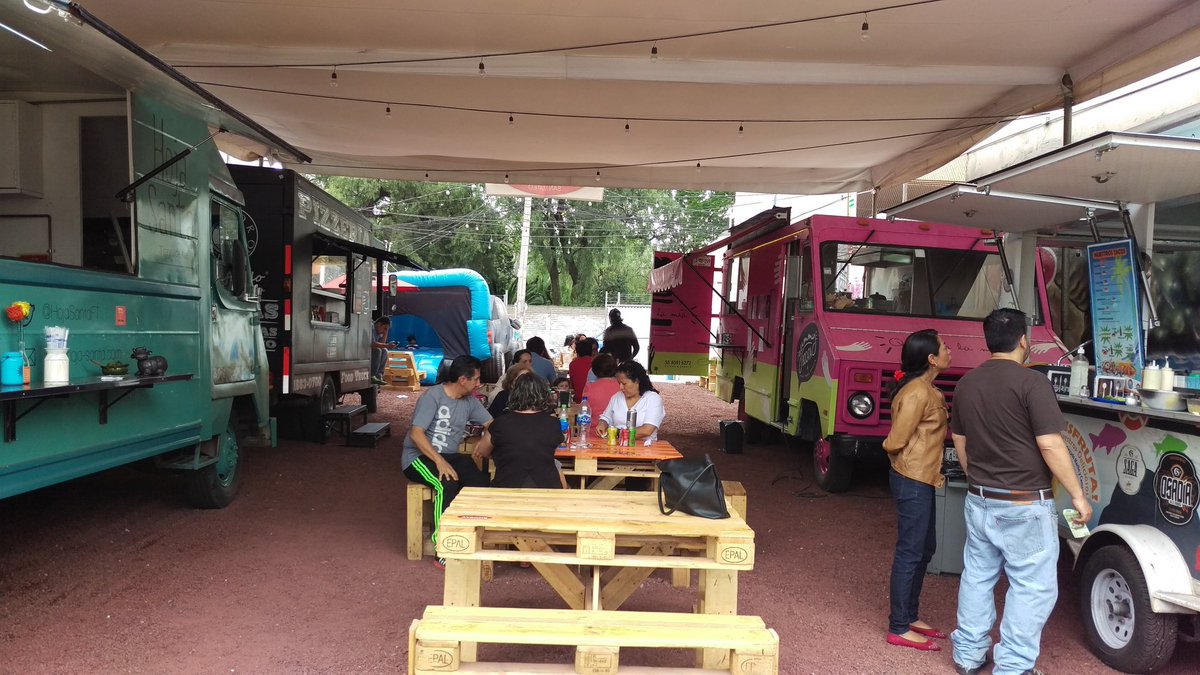 #DominguitoEnFamilia en <a href="/FoodTruckAvenue/">Food Truck Avenue</a> y #YummyBocata yate está esperando con pura #Sabrosura