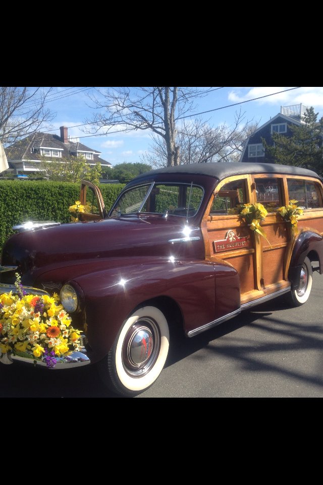 WauwinetInn's tweet photo. We're waiting to take you for a ride in the #ACKDaffy car parade.Get the details! #ACKSpring https://t.co/bGr5AKgsUm https://t.co/7mtAkPvk5q