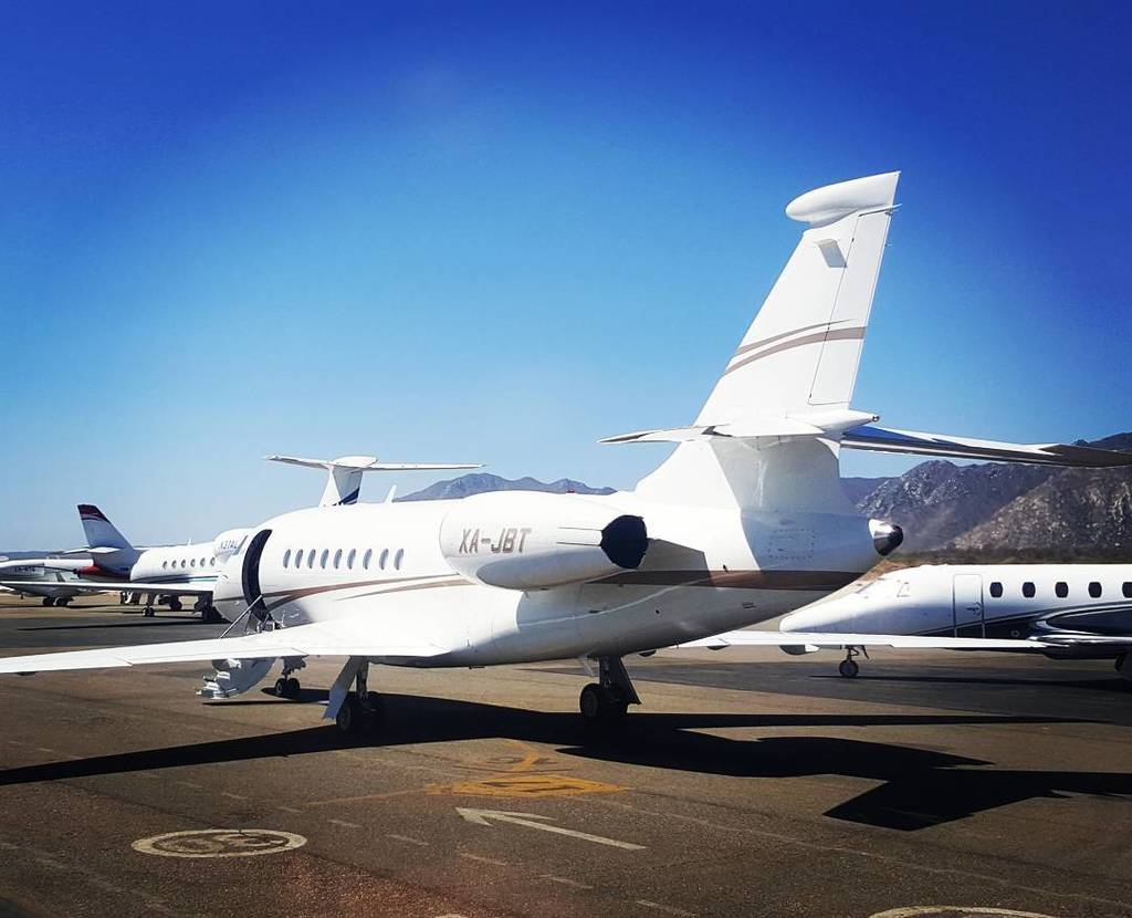AACabobyBea's tweet photo. Mexican Dassault Falcon 2000EX @SJD
#loscabos #visitmexico #piloteyes #instagramaviation #avgeek #planeporn #pilotl… https://t.co/qa5yv6c303