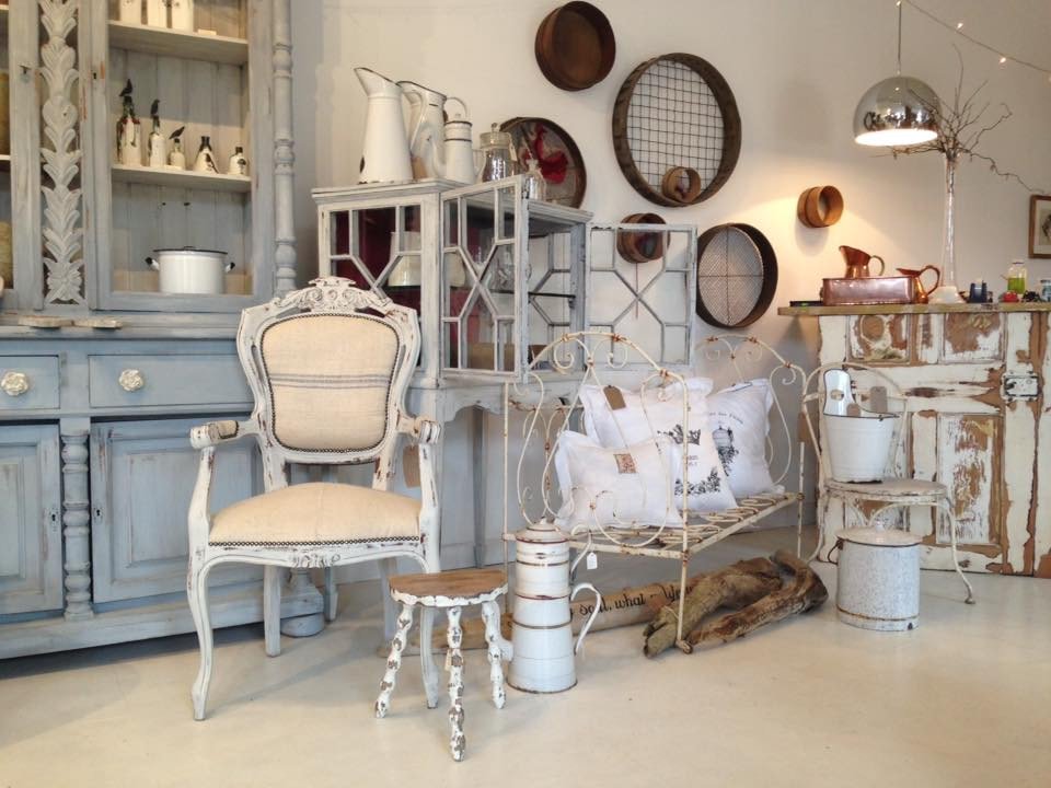 vintage_phoenix's tweet photo. @academy_vintage @bamfordsauction @vintageactually @thejackdawrooms  Open tomorrow #bankholiday pls RT https://t.co/uARsjidaKr