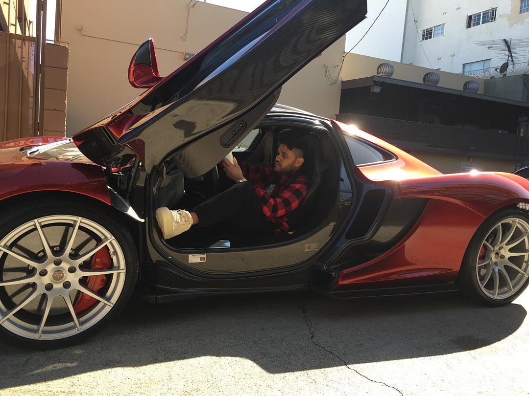 UpscaleHype's tweet photo. .@TheWeeknd drives $1mil @McLarenAuto P1 in @En_Noir shirt &amp; @JustDon @dc2 x @Jumpman23 https://t.co/YzaHU3yVhP https://t.co/hlp0cdWYIr