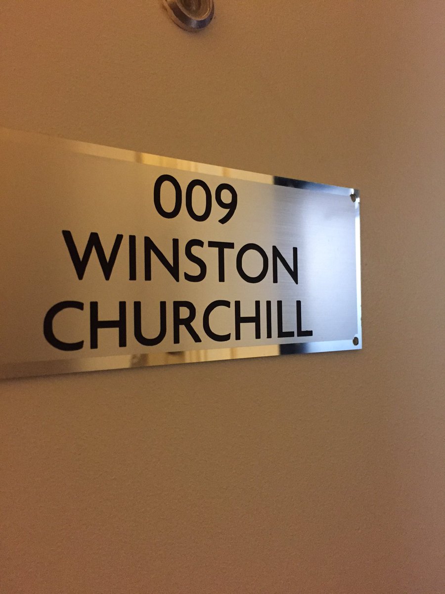 jaynadayal's tweet photo. WE WENT INTO WINSTON CHURCHILLS SLEEPER CABIN!!! #couldbefake https://t.co/8ooHZsX1Er