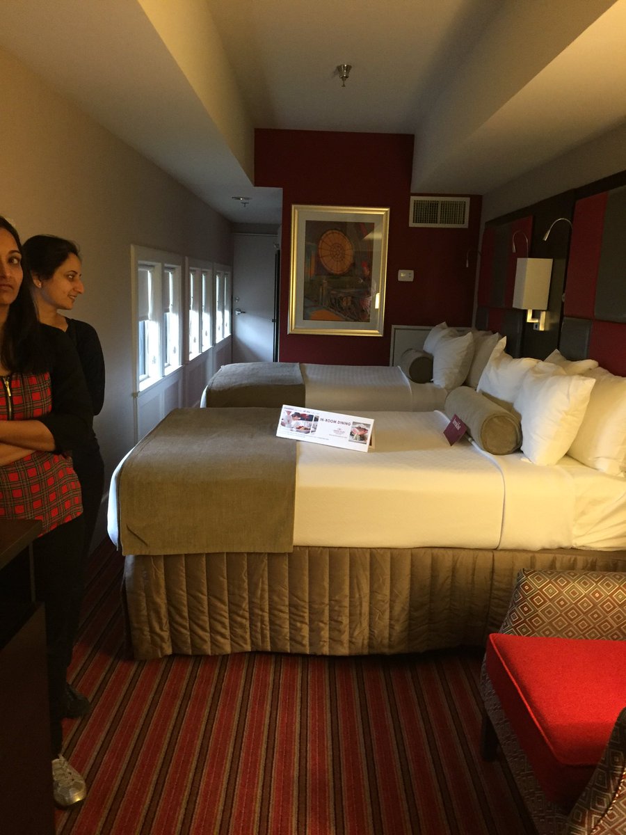 jaynadayal's tweet photo. WE WENT INTO WINSTON CHURCHILLS SLEEPER CABIN!!! #couldbefake https://t.co/8ooHZsX1Er