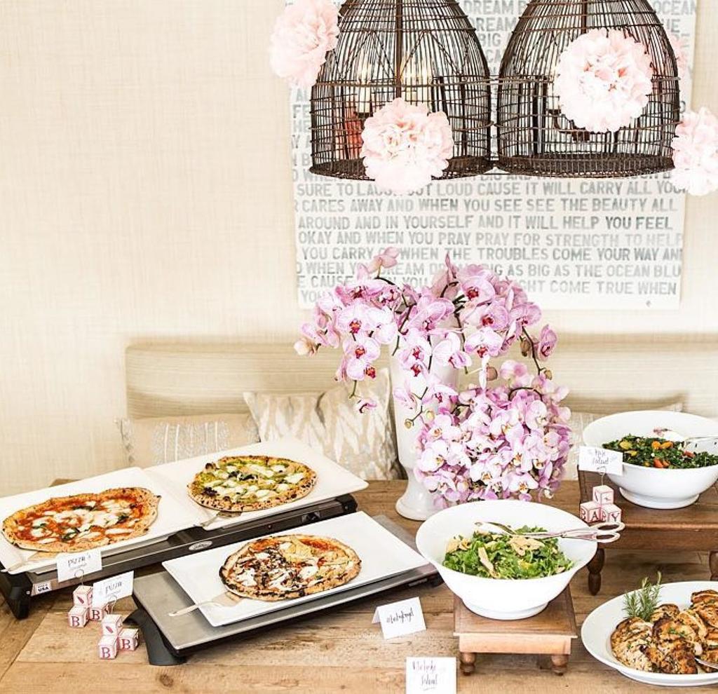 pizzaprova's tweet photo. We wish everyone a Happy Easter, filled with love from friends &amp; family!! 🌸🐣🍕 #Repost @SimplyStylistxo showing off … https://t.co/NpJkhTELNW
