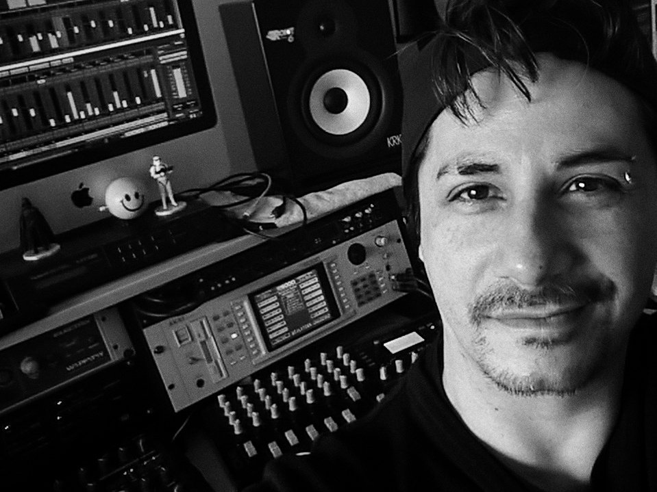joshmaymusic's tweet photo. Mañana es festivo en #Vigo y las #musas vienen con ganas de crear nuevos temas #JoshMay #ElectronicMusic #NoStop 😎 https://t.co/x3LOLgTyX1