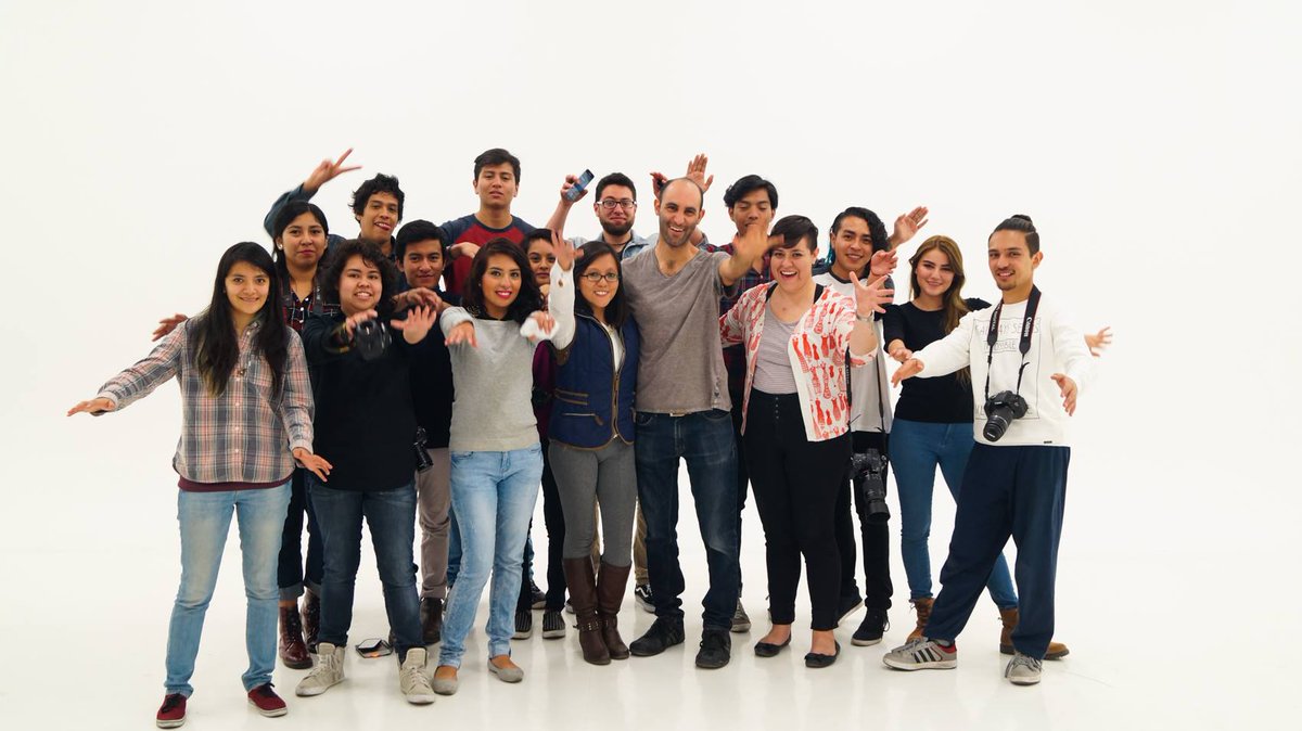 .<a href="/Zonymaya/">Zony Maya</a> con los voluntarios de fotofestín, asiste a su Conferencia Magistral en #ff16mx 
bit.ly/Festivalff16mx